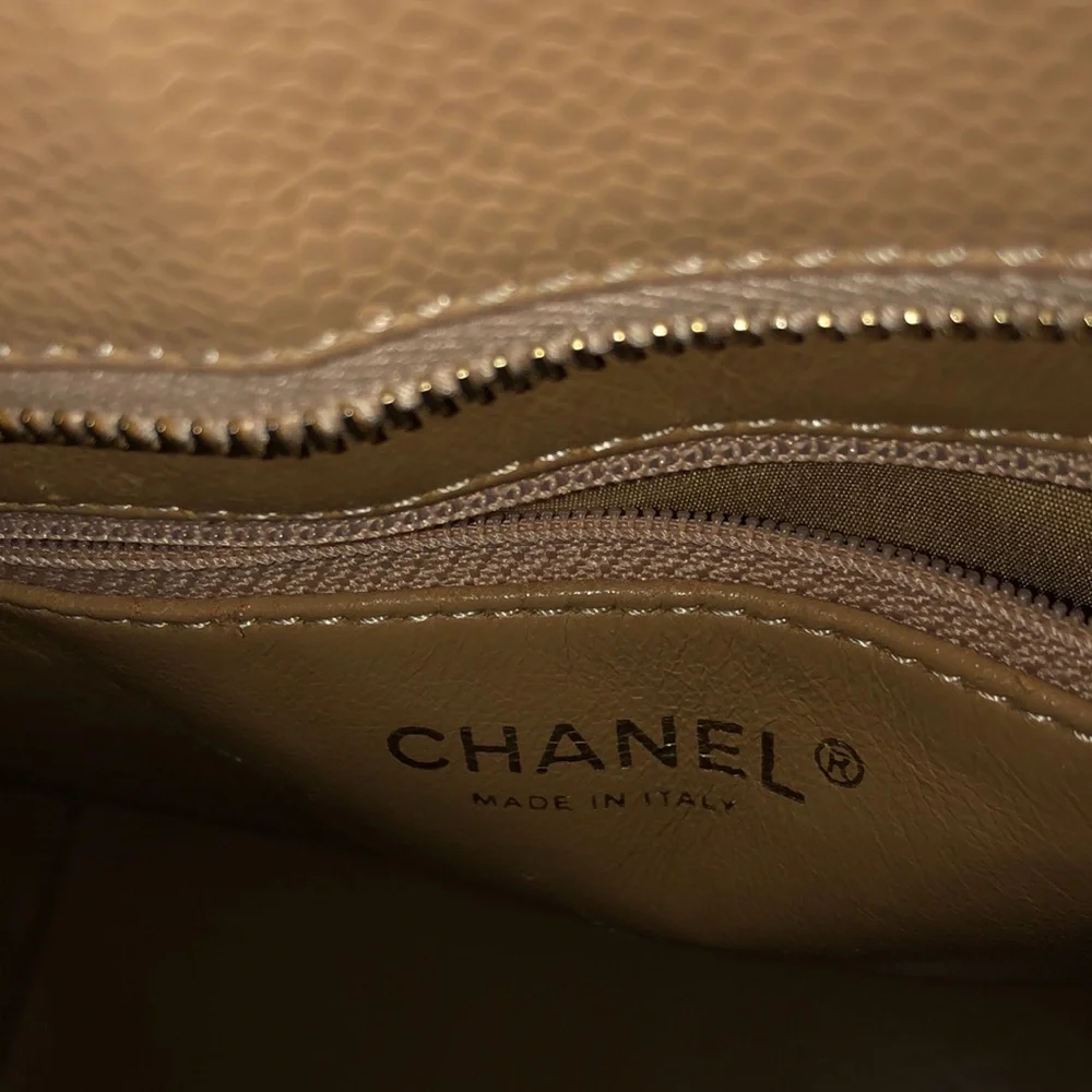 Vintage Chanel Beige Classic Medallion Quilted Caviar Tote Bag - Picture 9 of 15